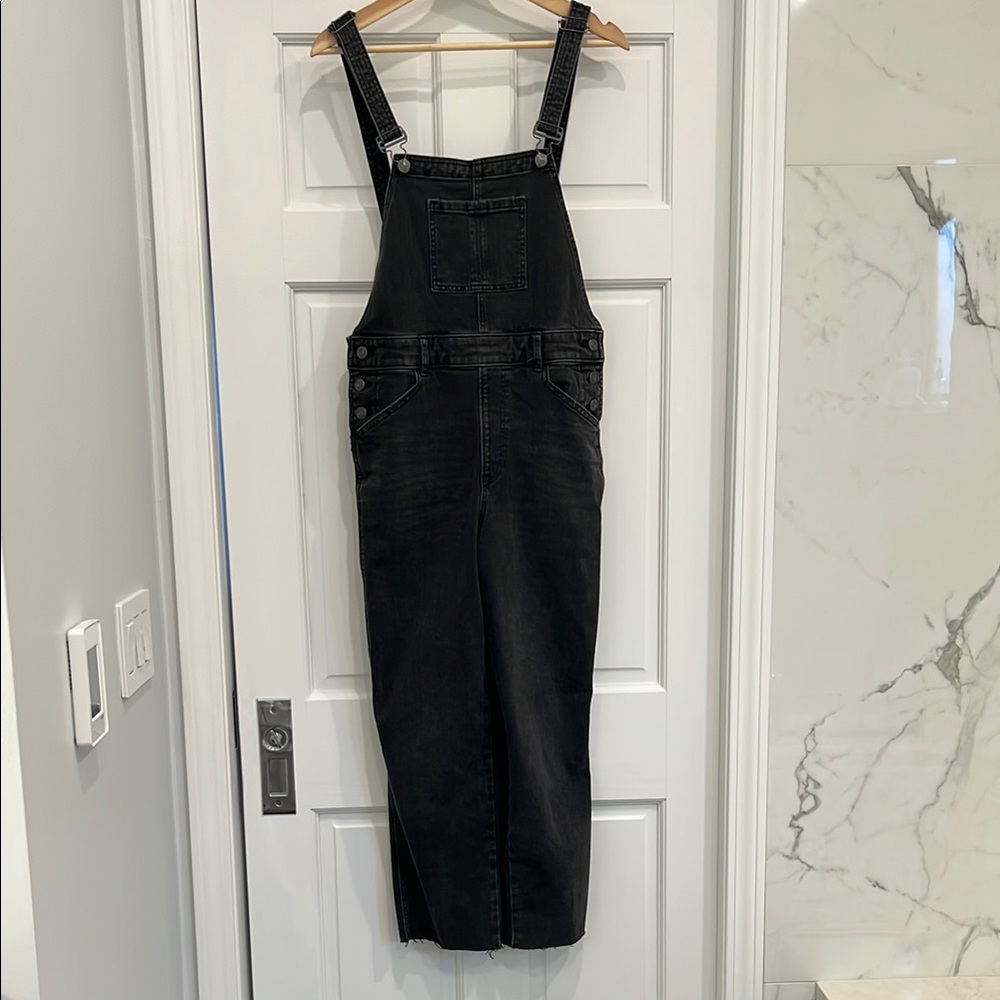 Express Women’s Size 6 Charcoal Denim Overalls